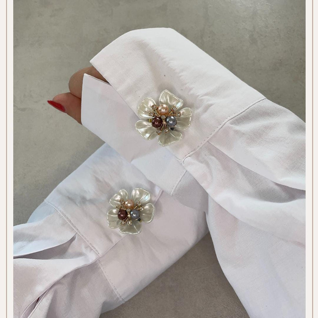 Pearl Flower 5 Brown Button Cover