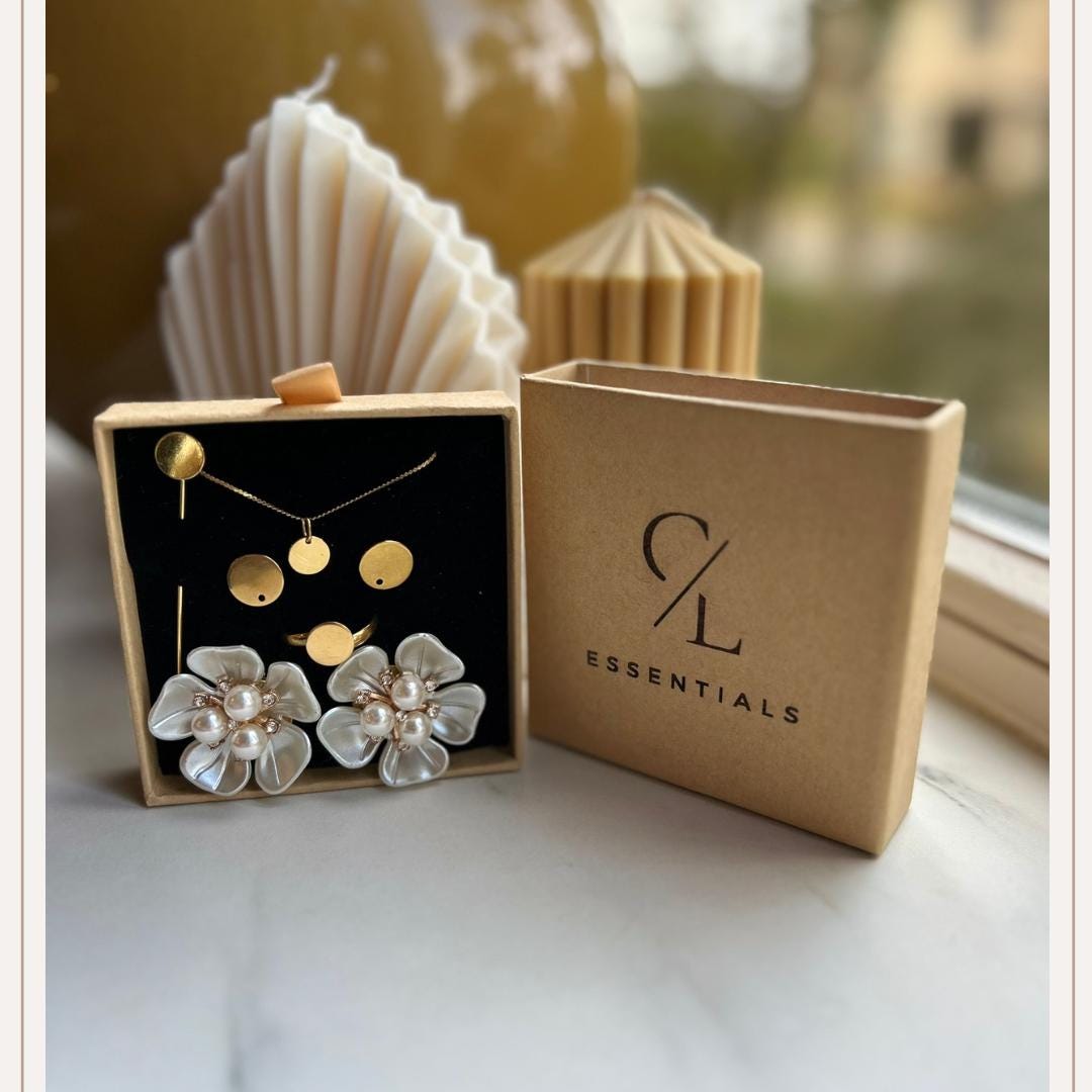 Set XL Pearl Flower 5 White Stud Button Cover